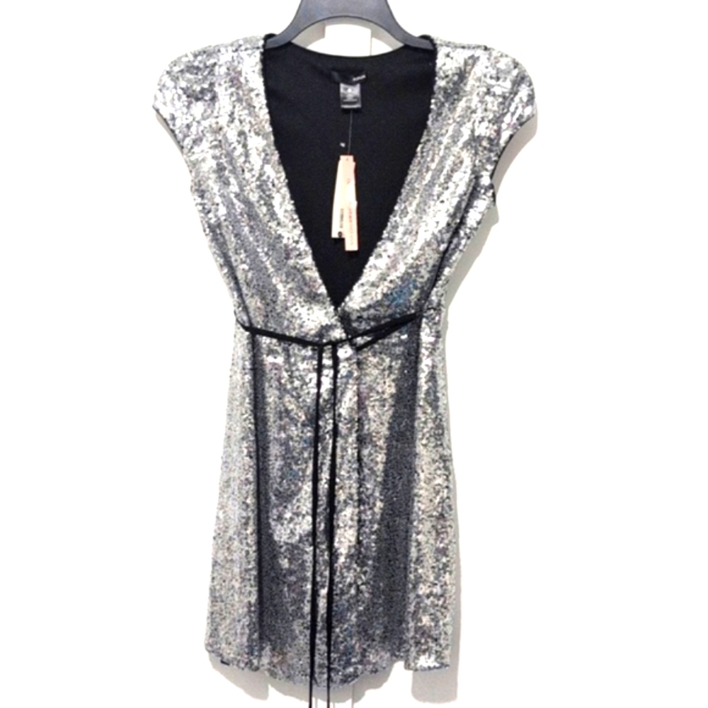 Aqua wrap around dress size XS NWT !